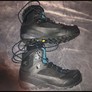 W’s Arc’teryx Mountaineering Boots